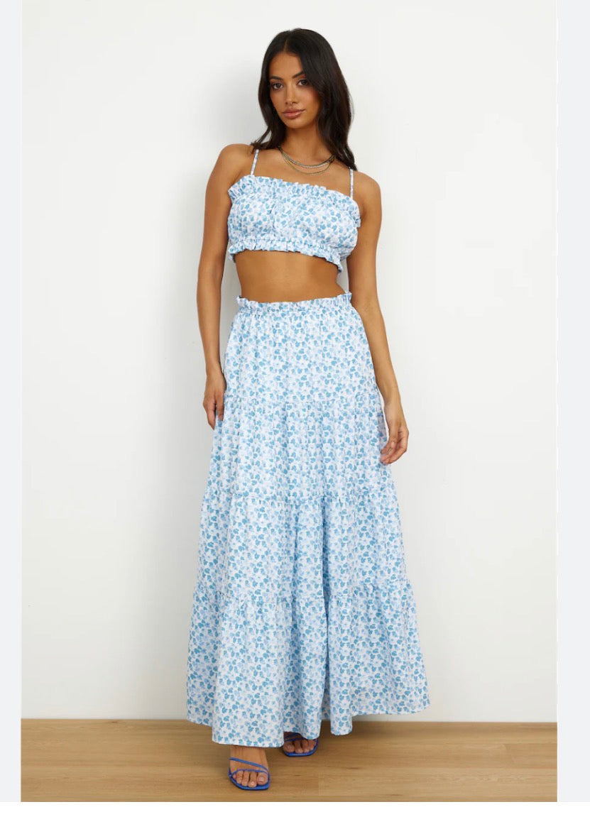 Conjunto Celeste | Top Asimétrico y Falda